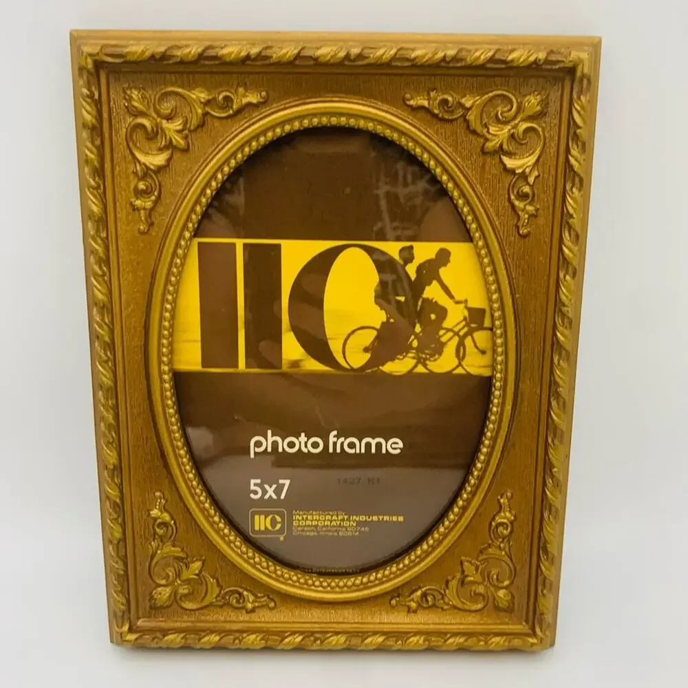 1973 Intercraft Intricate Picture Frame